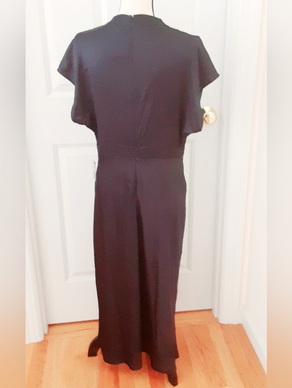 Express Cap Sleeve Drapey High-neck Satin Dress Large Midnight - Picture 2 of 4